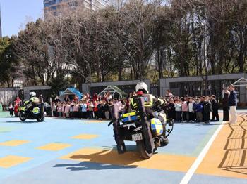 无锡市和鸣幼儿园：警童互动，安全“童”行